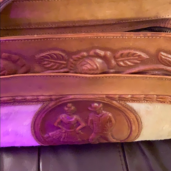 Handmade cowhide shoulder bag - Picture 4 of 8